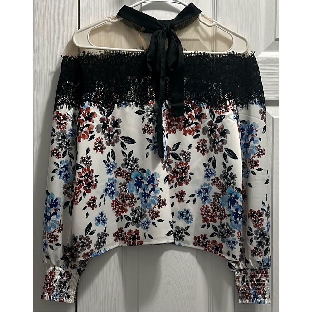 Women’s NBD Revolve White Floral Black Lace Blouse Sz:S - Picture 5 of 5